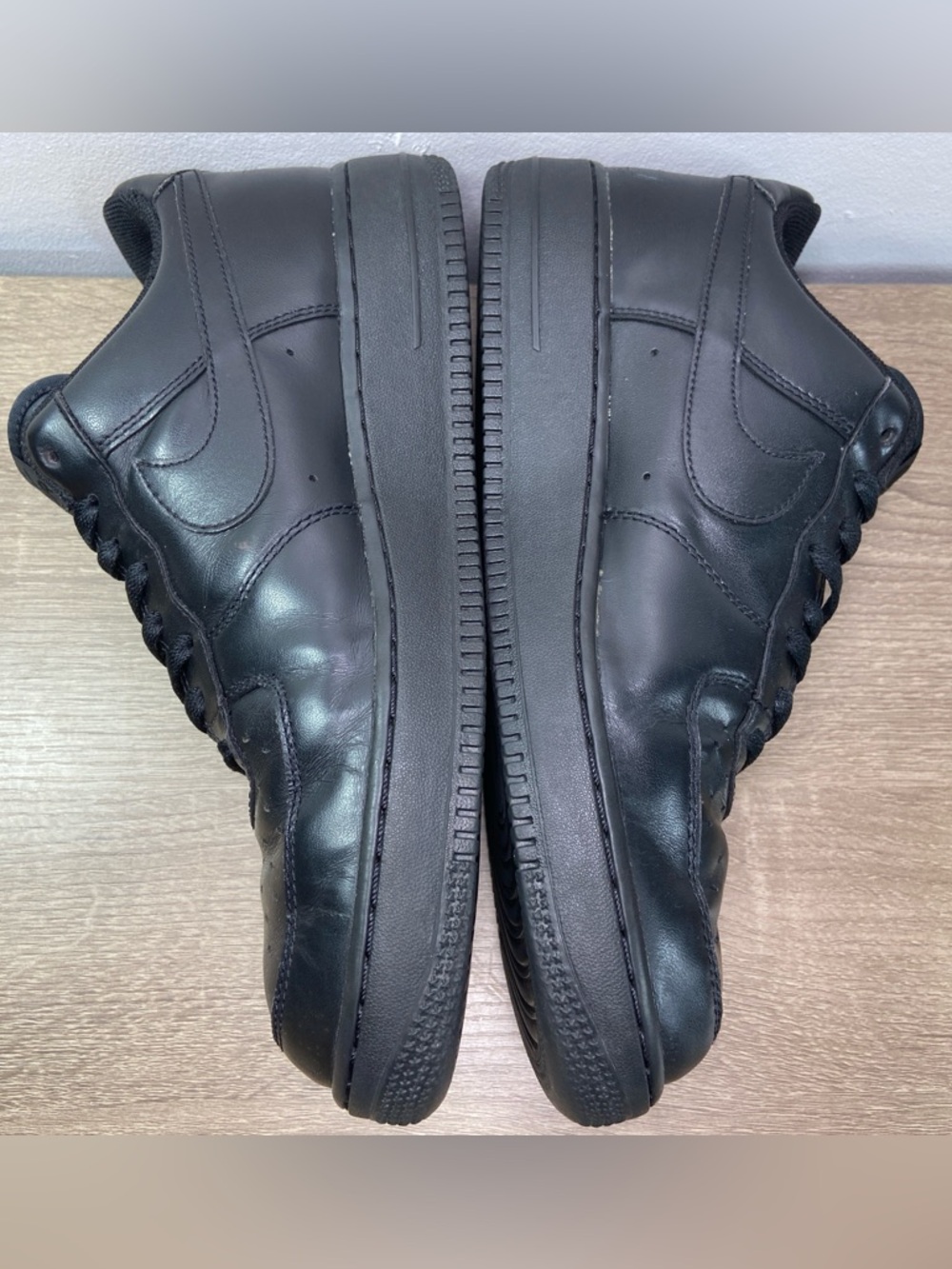 Nike Air Force 1 Low Top Mens 10.5 Triple Black Sneakers 315122-001 - Picture 9 of 13